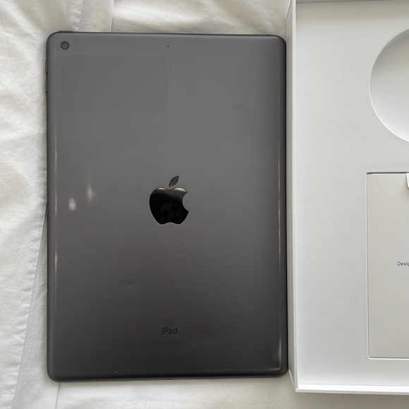 10.2 inch iPad and Apple Pencil for sale 64 GB - Picture 4 of 7